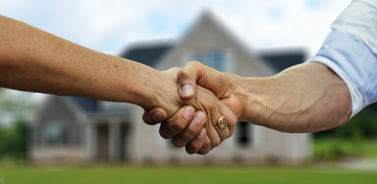 How to Identify Whether or Not You Need a Property Manager